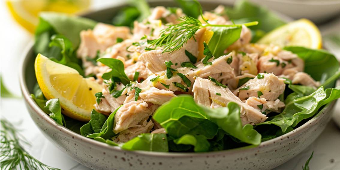 Fresh Salad with Tuna with Less Than 300kcal