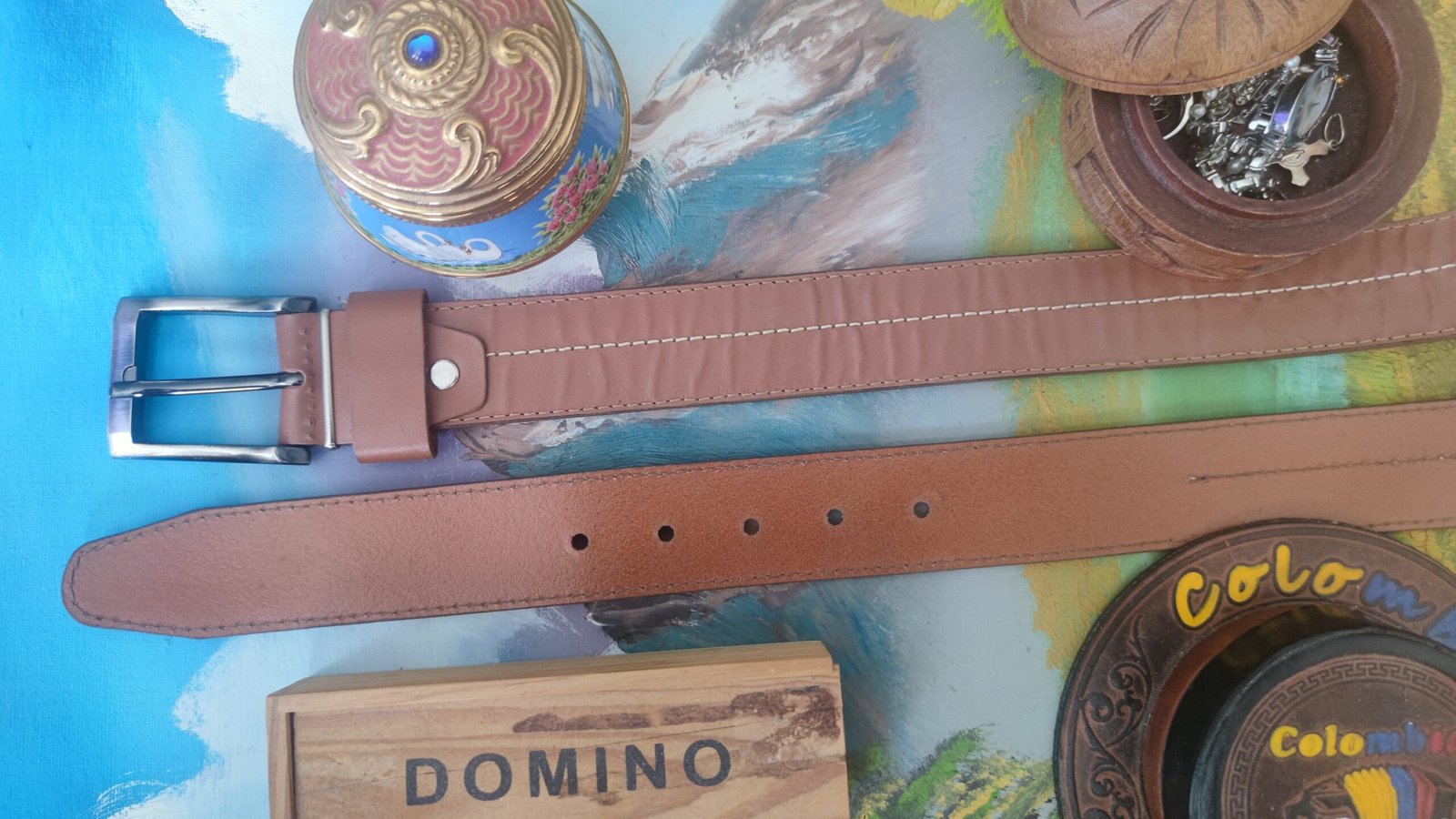 Colombia is known for its high quality Leather produce. This is a handmade leather belt made in Colombia with the best leather produced in Colombia.