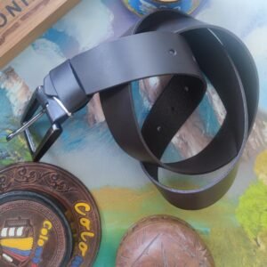 Colombia is known for its high quality Leather produce. This is a handmade leather belt made in Colombia with the best leather produced in Colombia.
