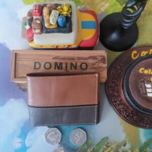 Colombia is known for its high quality Leather produce. This is a handmade leather Wallet made in Colombia with the best leather produced in Colombia